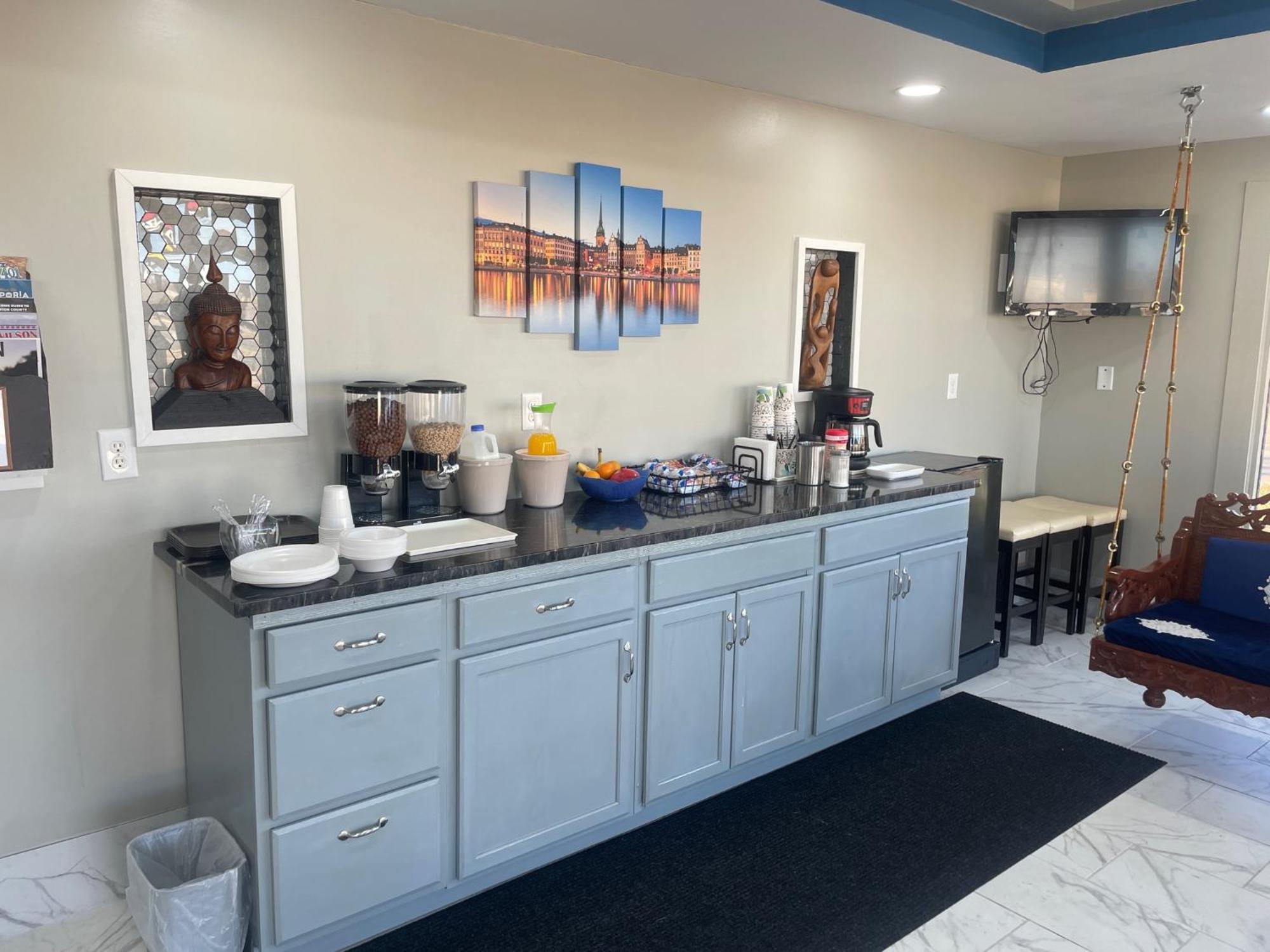 Viking Motel Lindsborg Bagian luar foto