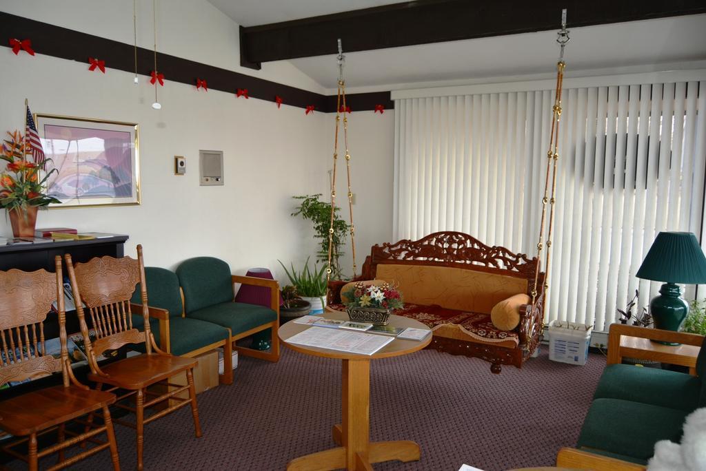 Viking Motel Lindsborg Bagian luar foto