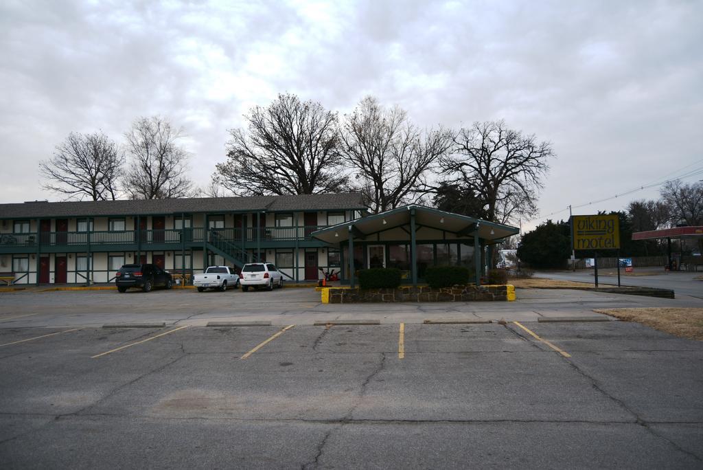 Viking Motel Lindsborg Bagian luar foto