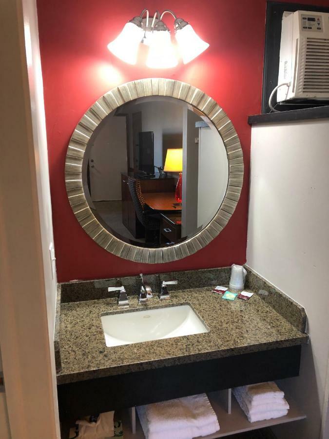 Viking Motel Lindsborg Bagian luar foto